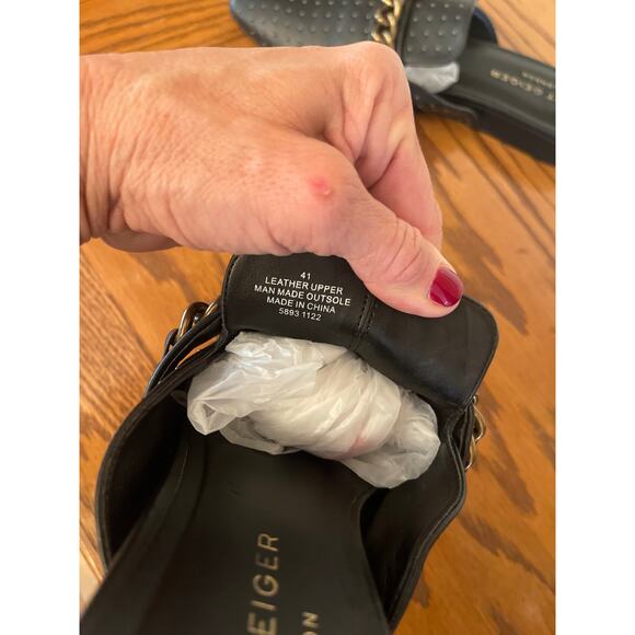 Kurt Geiger London
Chelsea Leather Stud Embellished Chain Hardware Mules size 41 - Picture 7 of 8